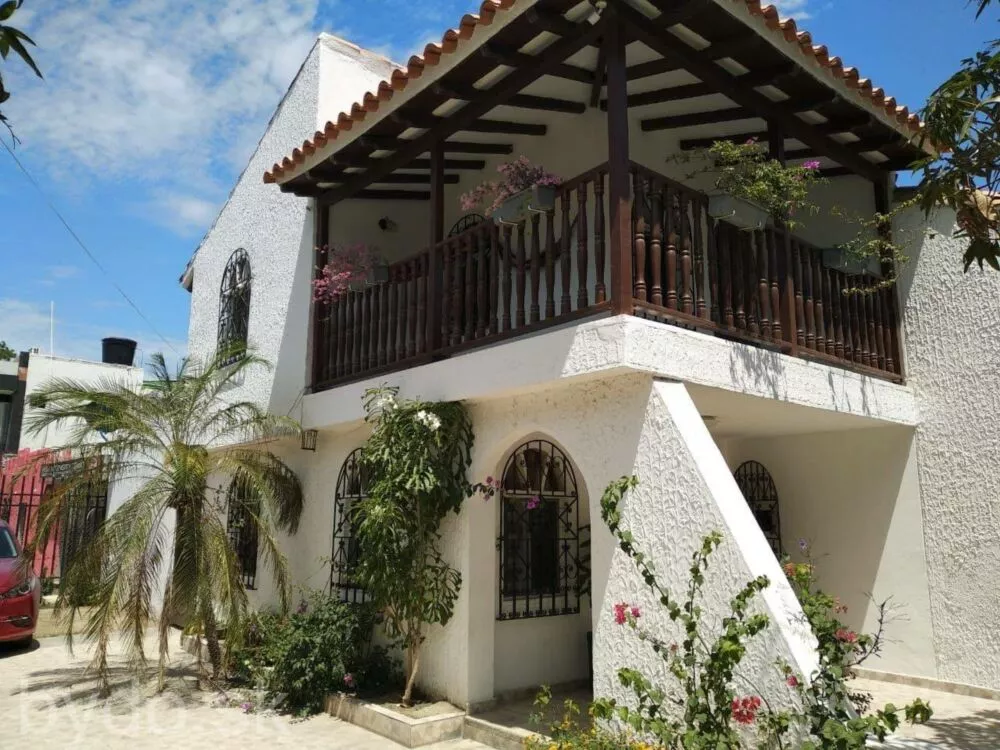 Krasny dvojposchodový dom  v Santa Marta v Kolumbii, 100313_1