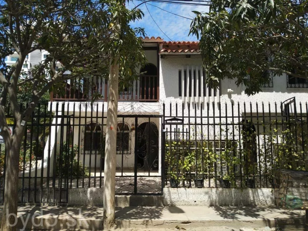 Krasny dvojposchodový dom  v Santa Marta v Kolumbii, 100313_2