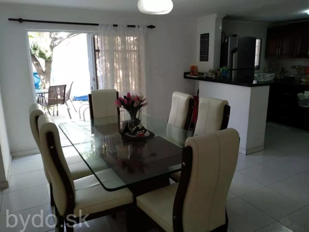 Krasny dvojposchodový dom  v Santa Marta v Kolumbii, 100313_4