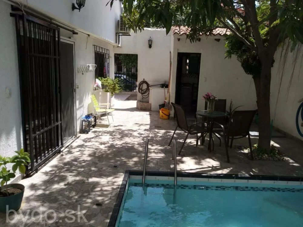 Krasny dvojposchodový dom  v Santa Marta v Kolumbii, 100313_7