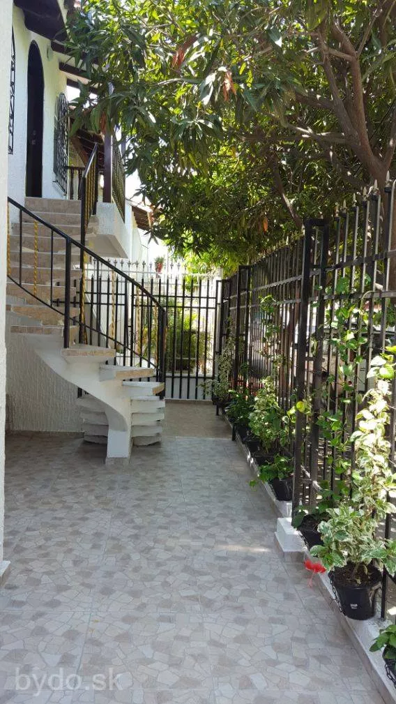 Krasny dvojposchodový dom  v Santa Marta v Kolumbii, 100313_13