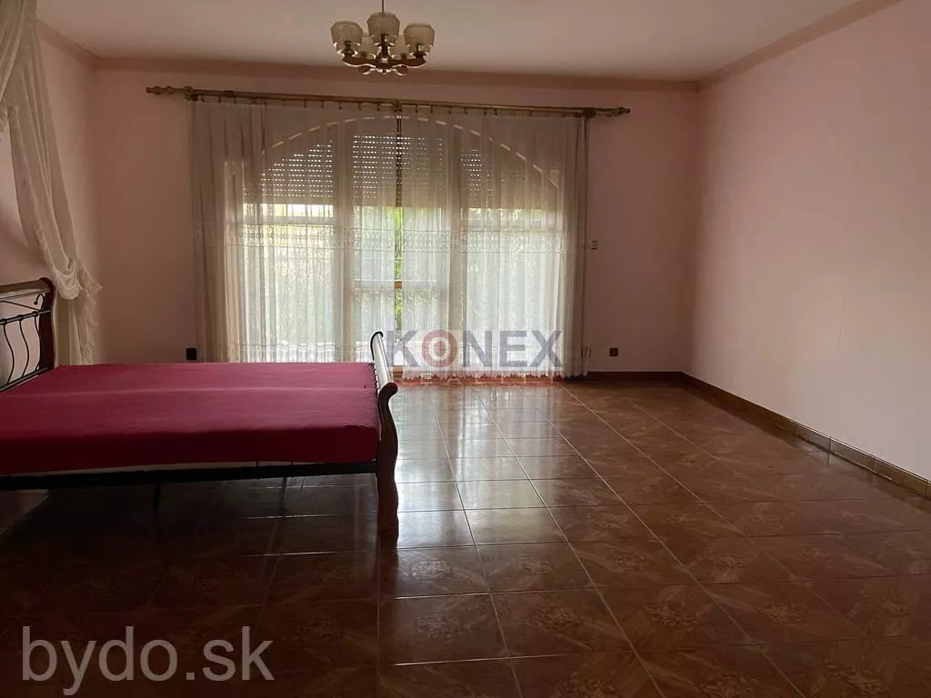 EXKLUZÍVNA PONUKA! Rodinná vila v obci Brehov., 102161_10