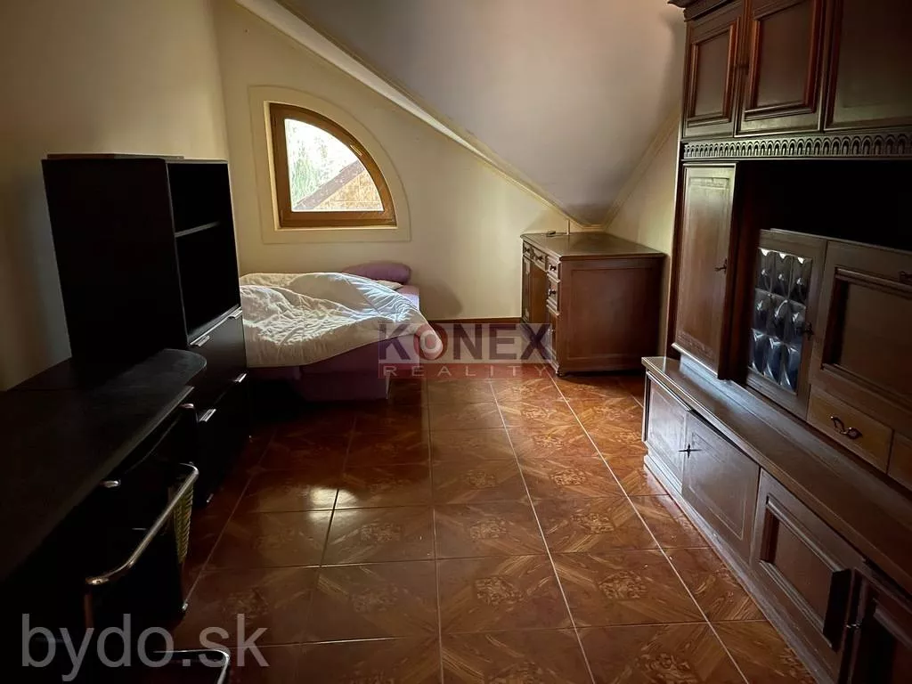 EXKLUZÍVNA PONUKA! Rodinná vila v obci Brehov., 102161_12