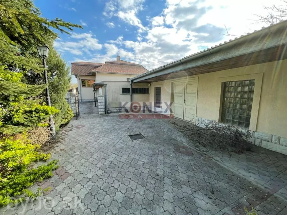 EXKLUZÍVNA PONUKA! Rodinná vila v obci Brehov., 102161_21