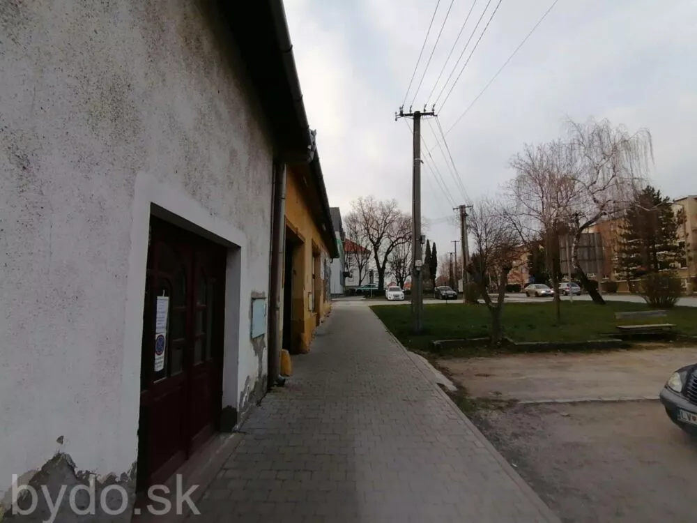 Objekt pre obchod na predaj 186m2, SNP, Šahy, 103007_1