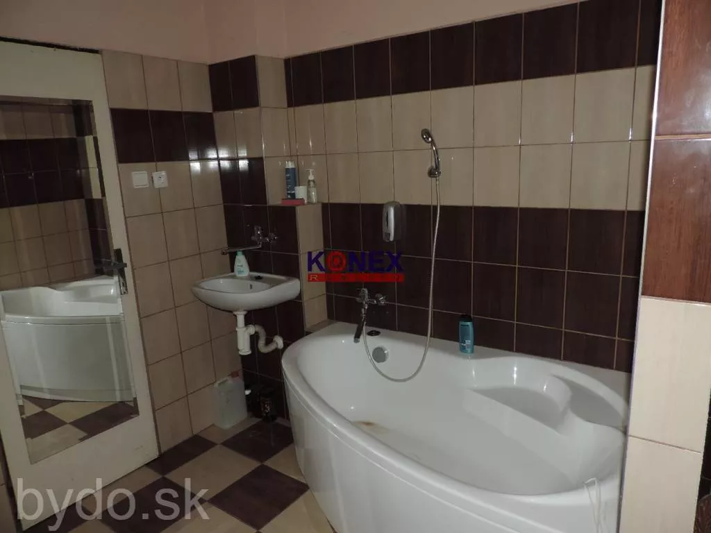 EXKLUZÍVNE LEN U NÁS! Dom na Štefánikovej ul. v Trebišove -bývanie/podnikanie, 112782_4