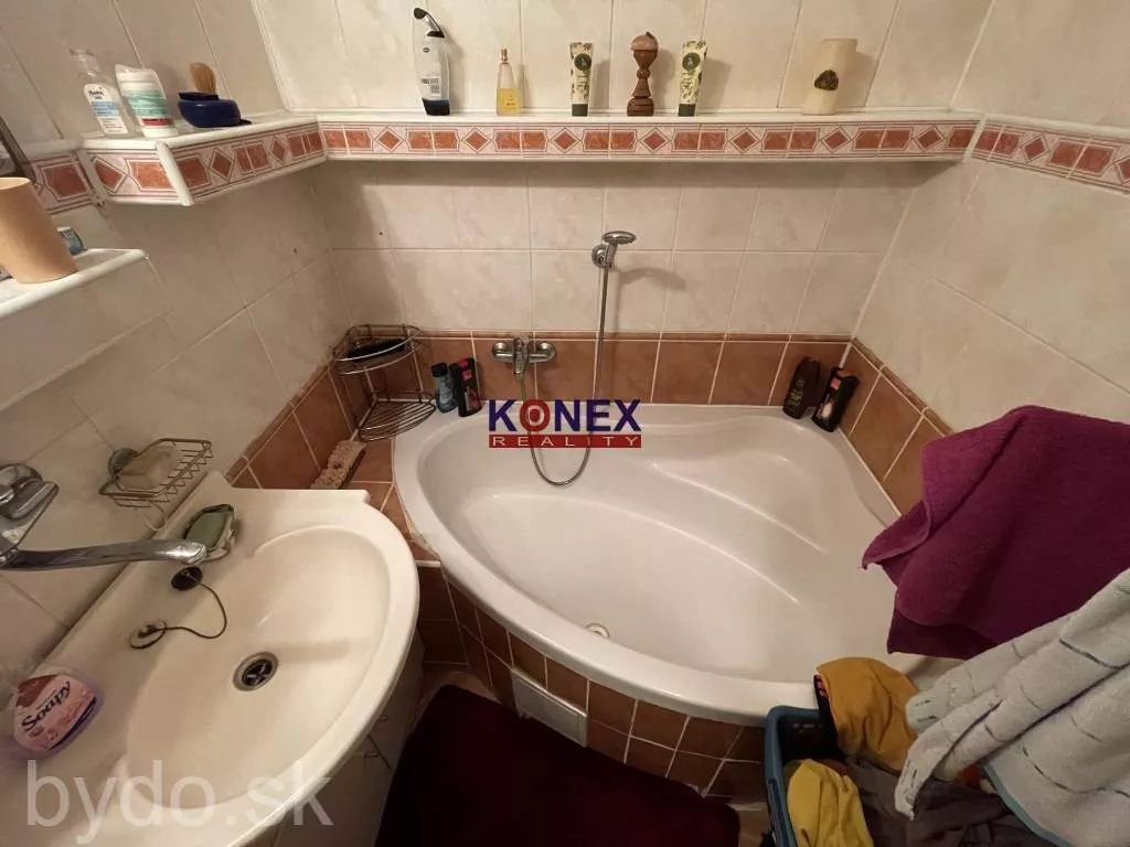 JEDINEČNÁ PONUKA! 2-izbový byt pri centre Michaloviec, 116156_3