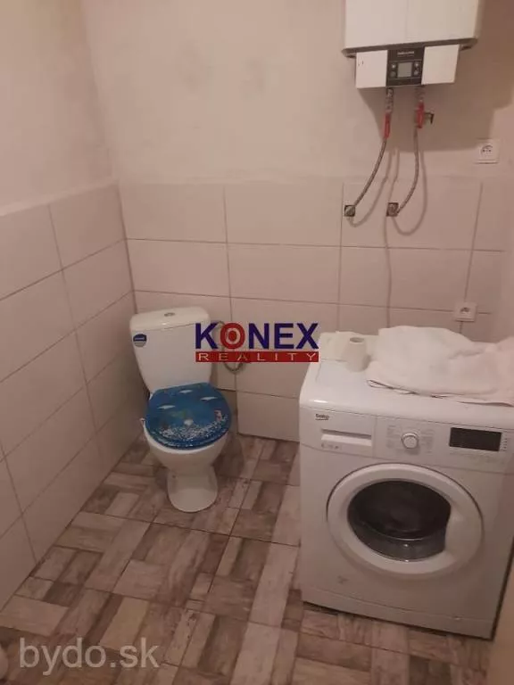 NA PREDAJ! Štvorec v obci Ižkovce, 117798_2