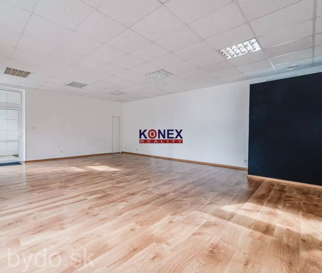 NA PREDAJ! Polyfunkčná budova s bytom v centre Michaloviec, 117851_2