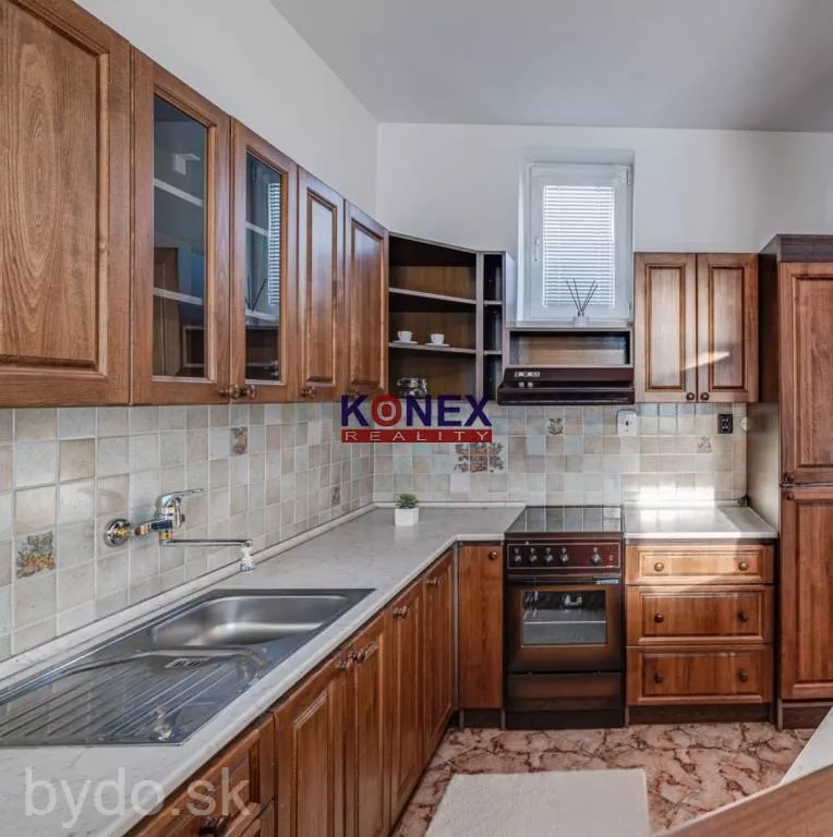 NA PREDAJ! Polyfunkčná budova s bytom v centre Michaloviec, 117851_4