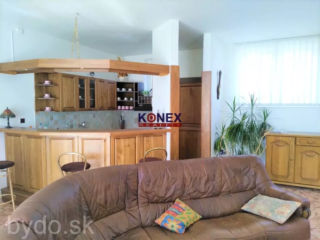 NA PREDAJ! Polyfunkčná budova s bytom v centre Michaloviec, 117851_7