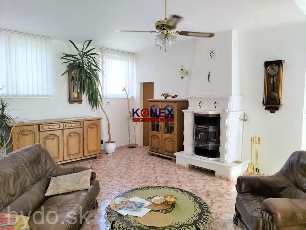 NA PREDAJ! Polyfunkčná budova s bytom v centre Michaloviec, 117851_9