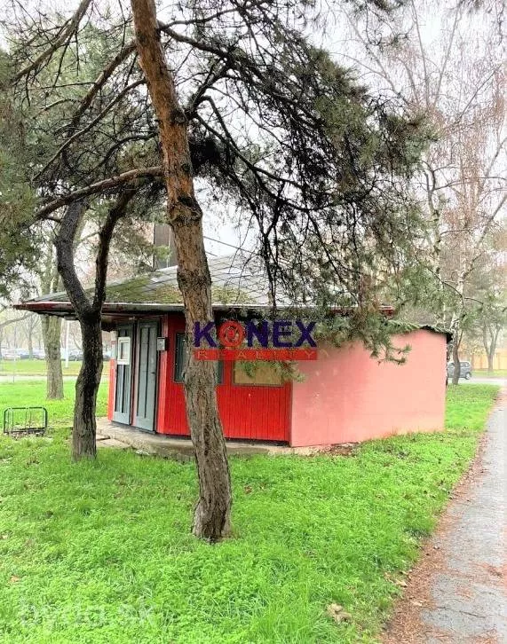 NA PREDAJ – búdka v centre Michaloviec, 119219_2