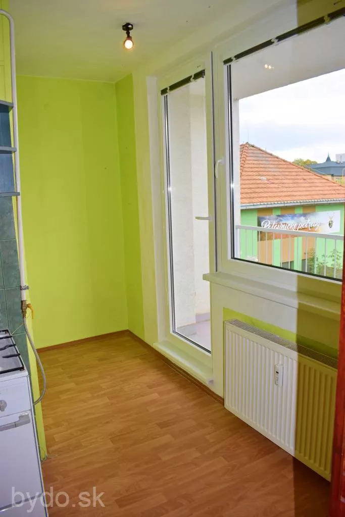 NA PRENÁJOM 1 IZBÁK S LOGGIOU V HUMENNOM, 77603_2