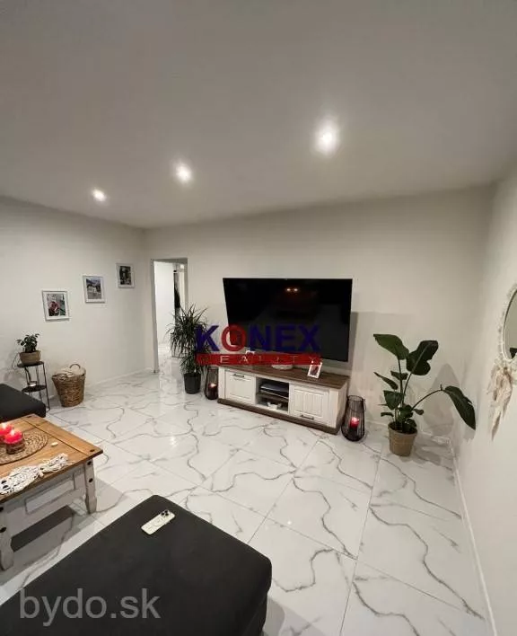 Krásny 3-izbový byt blízko centra Michaloviec, 122393_1