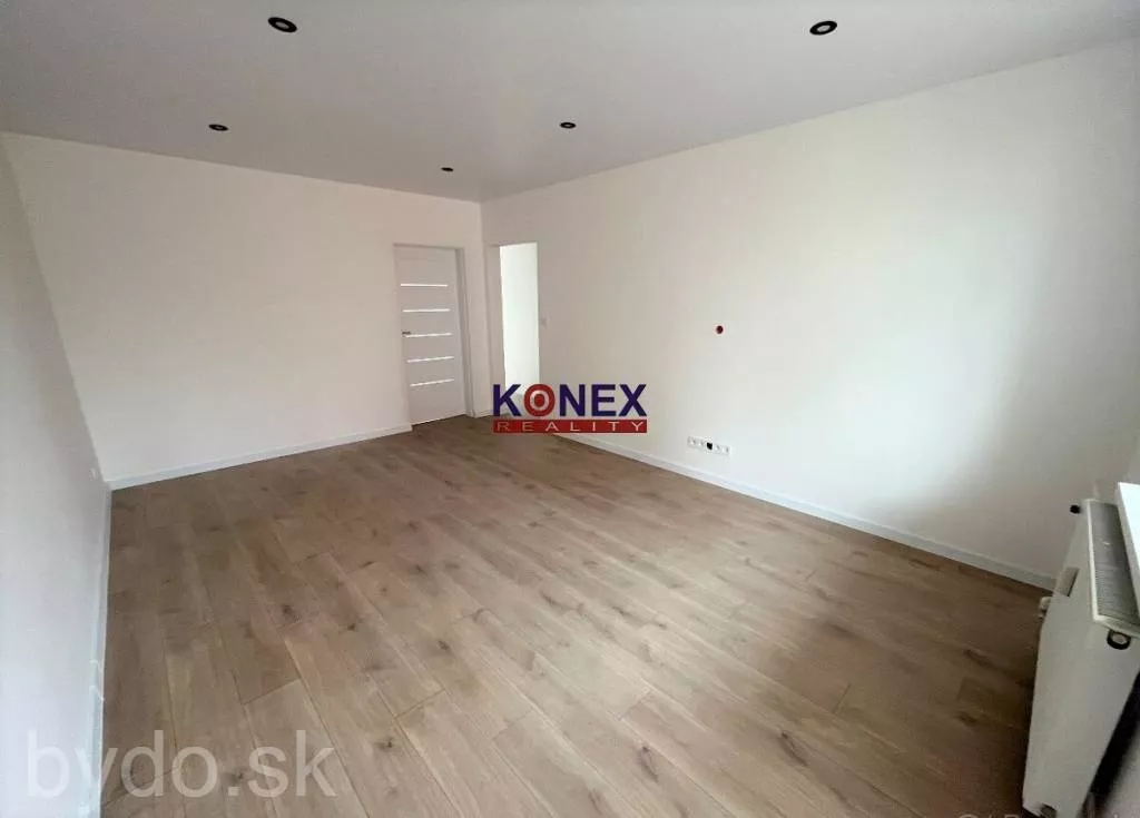Zrekonštruovaný 2-izbový byt - sídl. JUH, Michalovce, 122967_1