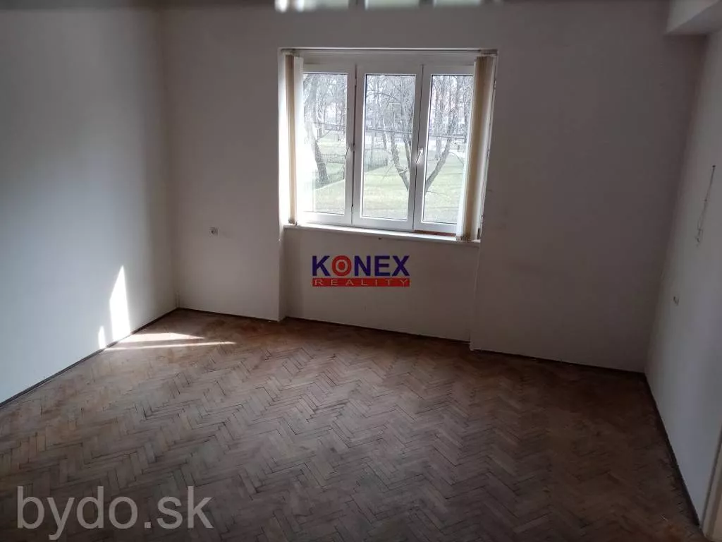 PRENÁJOM – Obchodné priestory v Michalovciach, 122993_1