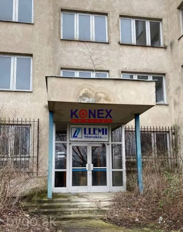 NA PREDAJ! Štvorpodlažná budova v Strážskom, 123840_1