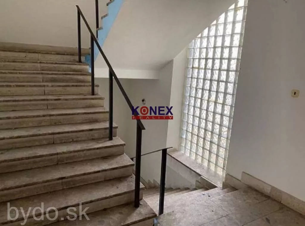 NA PREDAJ! Štvorpodlažná budova v Strážskom, 123840_2