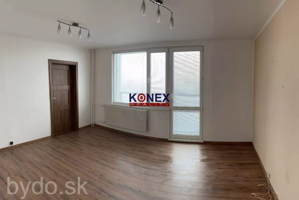 Rekonštruovaný 4-izbový byt na ul. Komenského v Trebišove, 135486_0