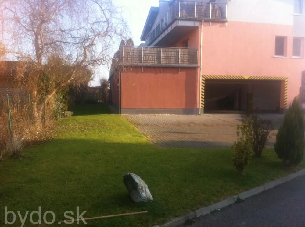 4 izbový byt na predaj 150m2, Rovinka, 137657_0