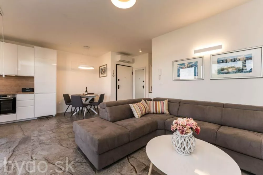 Neďaleko Zadaru je na predaj luxusný penthaus apartmán 50 m od mora, 137948_12