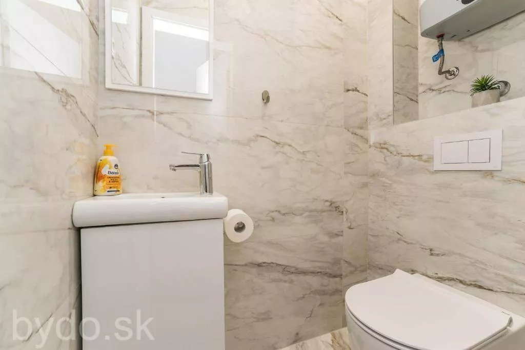 Neďaleko Zadaru je na predaj luxusný penthaus apartmán 50 m od mora, 137948_17