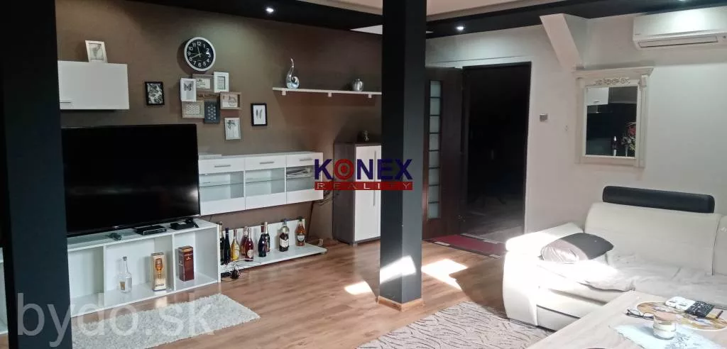 NA PREDAJ – Podkrovný byt (145m2) na sídl. Juh v Michalovciach, 138144_3