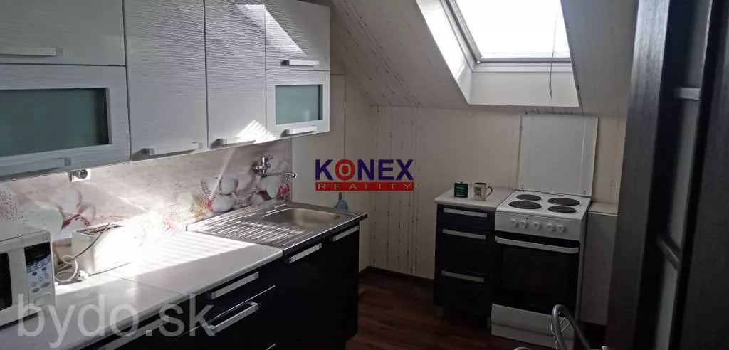 NA PREDAJ – Podkrovný byt (145m2) na sídl. Juh v Michalovciach, 138144_6