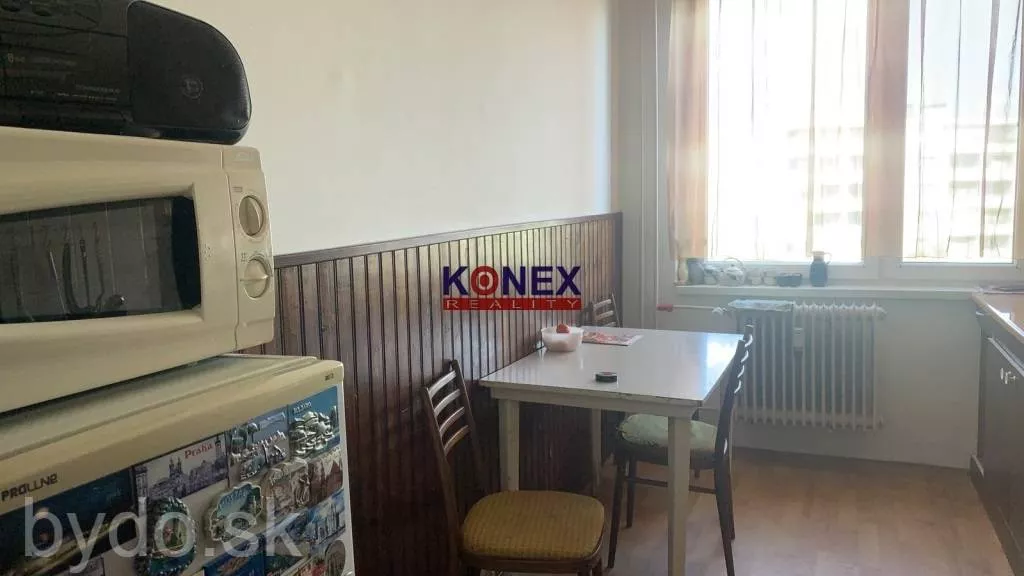 NA PREDAJ! 3-izbový byt pri centre Michaloviec, 138510_3