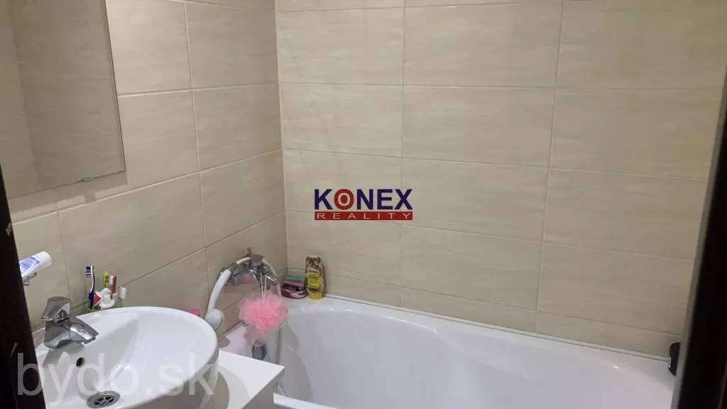 NA PREDAJ! 3-izbový byt pri centre Michaloviec, 138510_7