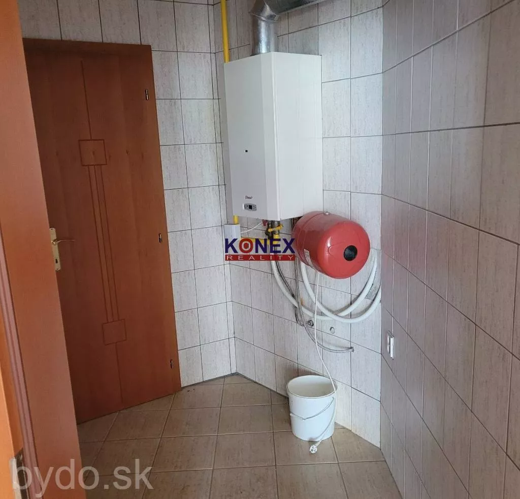 NA PREDAJ – Apartmánový dom v meste Snina, 139747_4