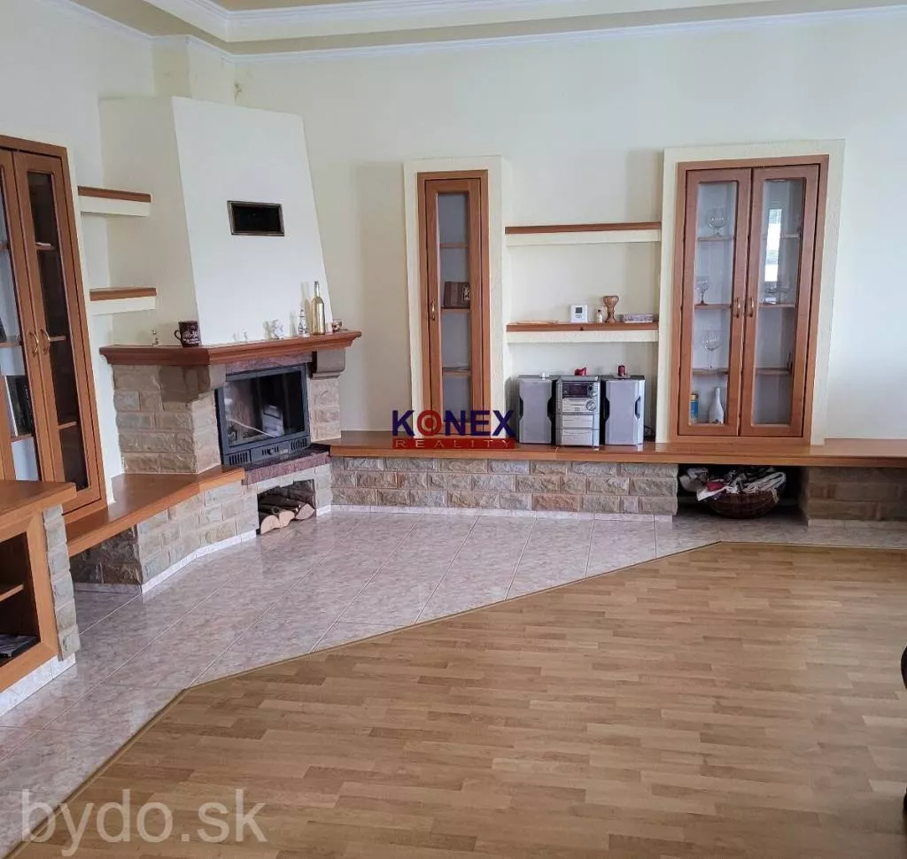 NA PREDAJ – Apartmánový dom v meste Snina, 139747_7