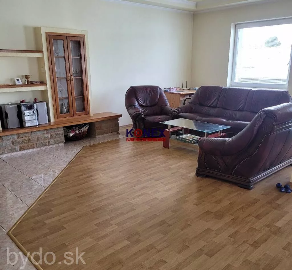 NA PREDAJ – Apartmánový dom v meste Snina, 139747_8