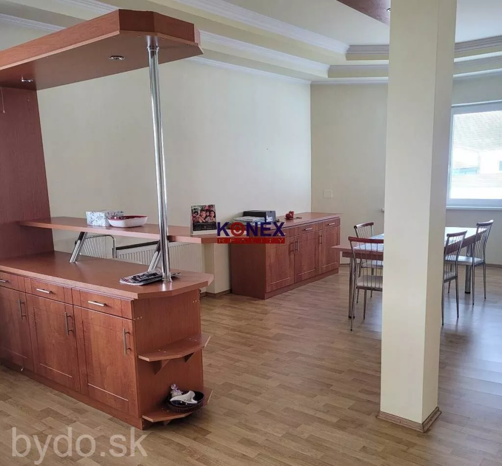 NA PREDAJ – Apartmánový dom v meste Snina, 139747_9