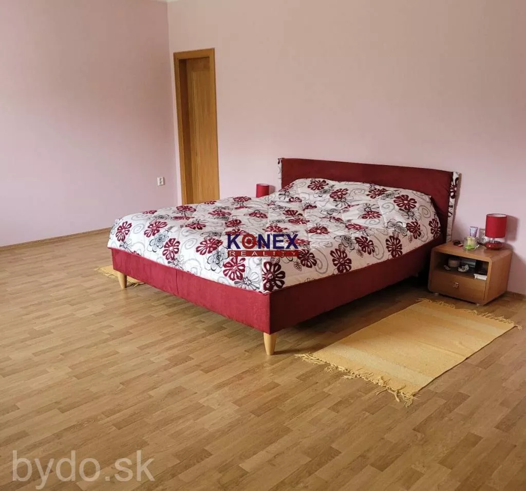 NA PREDAJ – Apartmánový dom v meste Snina, 139747_11