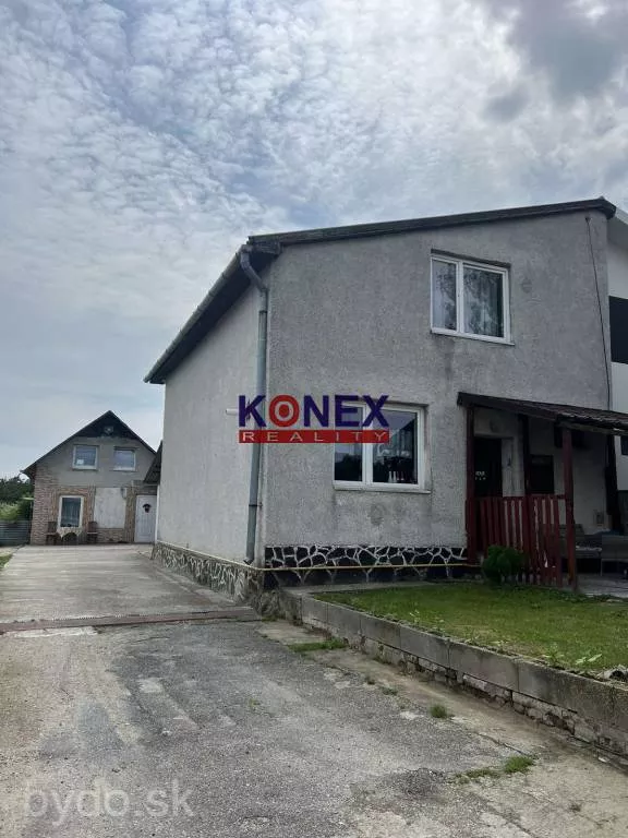 Dva rodinné domy na pozemku – obec Čeľovce, 140445_0