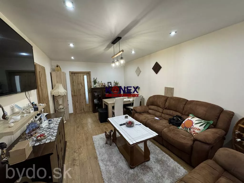 Kompletne rekonštruovaný 4-izbový byt na ulici Hollého - Michalovce, 143528_2