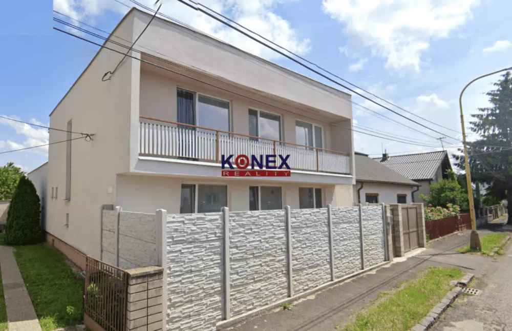 Priestranný rodinný dom v meste TREBIŠOV, 144399_0