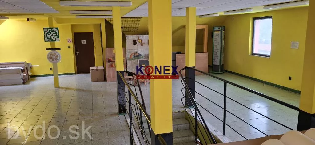 Na prenájom OBCHODNÝ PRIESTOR – Obrancov mieru Michalovce, 144971_2