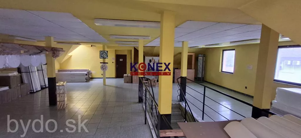 Na prenájom OBCHODNÝ PRIESTOR – Obrancov mieru Michalovce, 144971_3