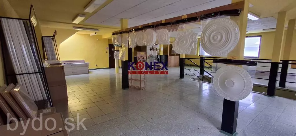 Na prenájom OBCHODNÝ PRIESTOR – Obrancov mieru Michalovce, 144971_4
