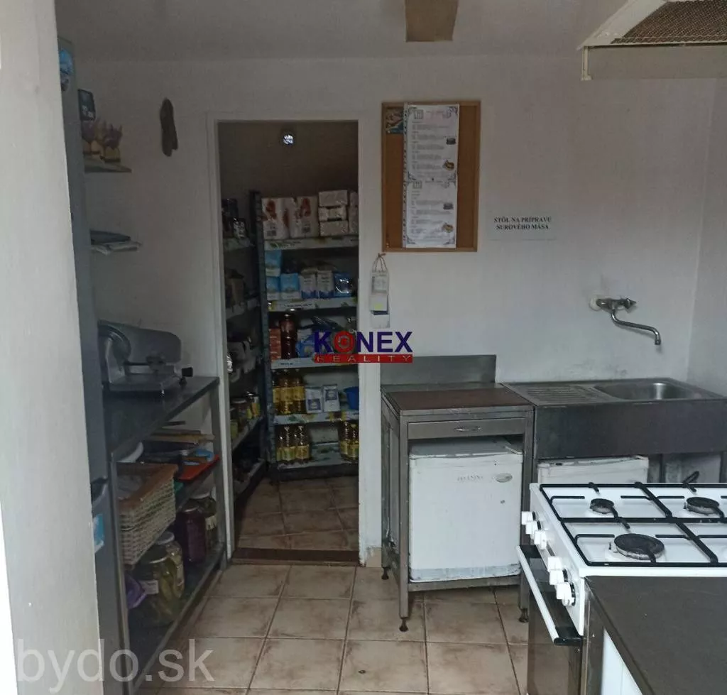 Obchodné priestory pri železničnej stanici v Trebišove, 145242_1