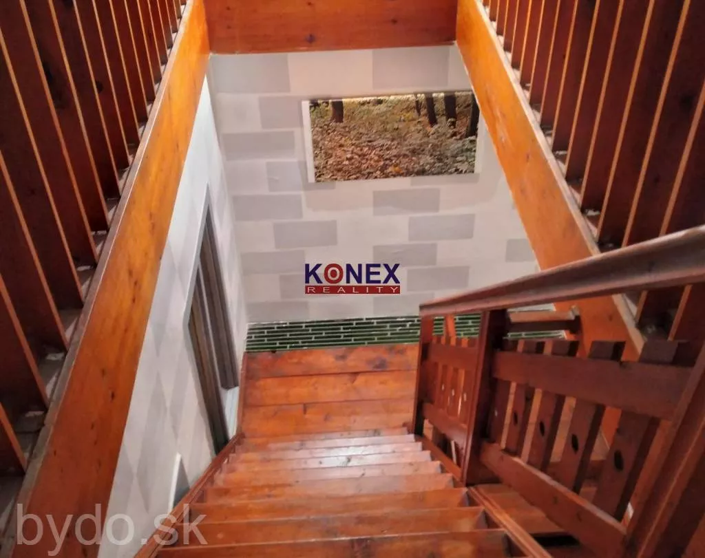 NA PREDAJ! POSCHODOVÝ RODINNÝ DOM v obci ZATÍN, 145435_3