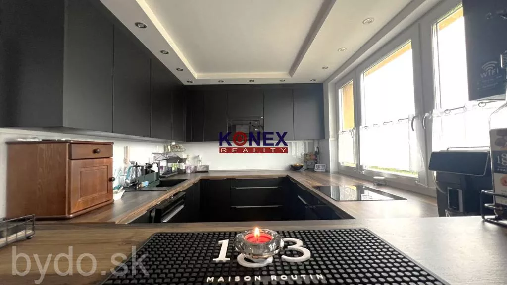 SKVELÁ PONUKA JEDINEČNÝ 3-IZBOVÝ BYT v meste VEĽKÉ KAPUŠANY, 146021_1