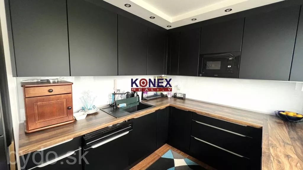 SKVELÁ PONUKA JEDINEČNÝ 3-IZBOVÝ BYT v meste VEĽKÉ KAPUŠANY, 146021_2