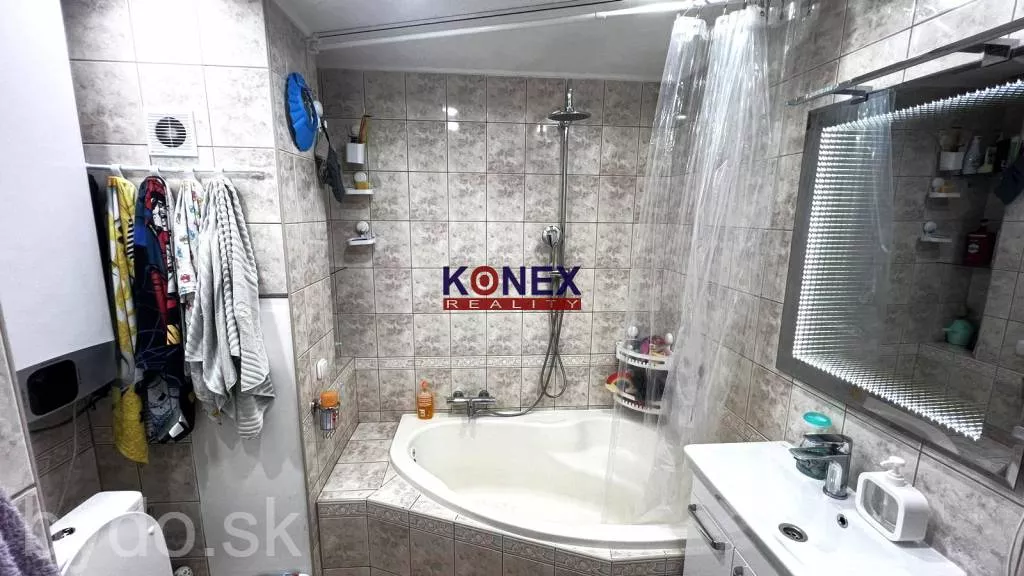SKVELÁ PONUKA JEDINEČNÝ 3-IZBOVÝ BYT v meste VEĽKÉ KAPUŠANY, 146021_10
