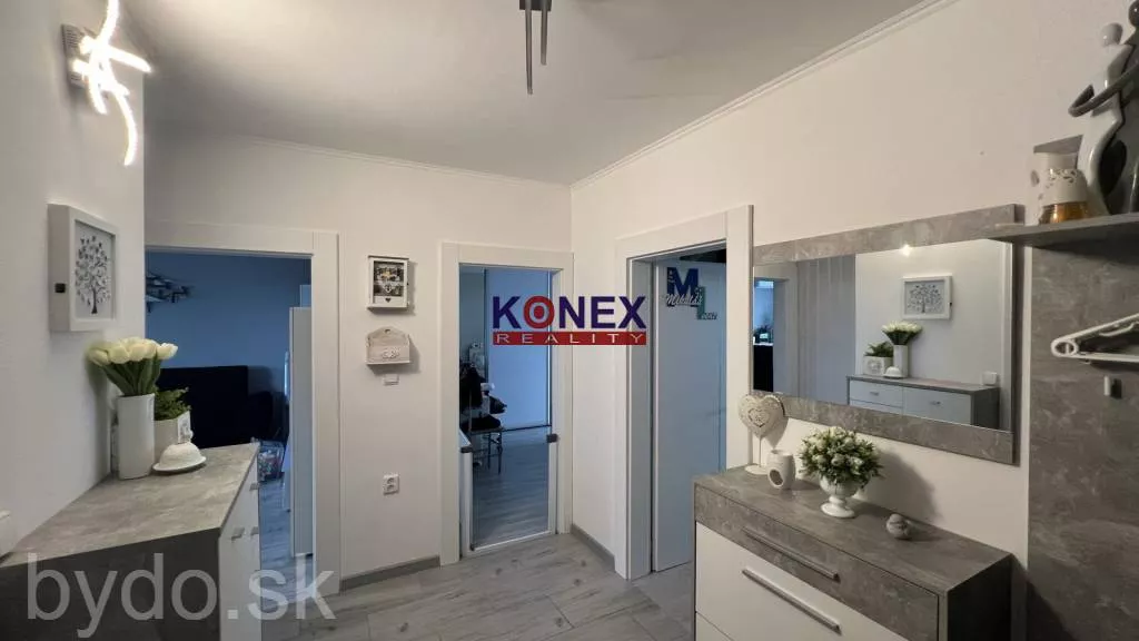 SKVELÁ PONUKA JEDINEČNÝ 3-IZBOVÝ BYT v meste VEĽKÉ KAPUŠANY, 146021_11