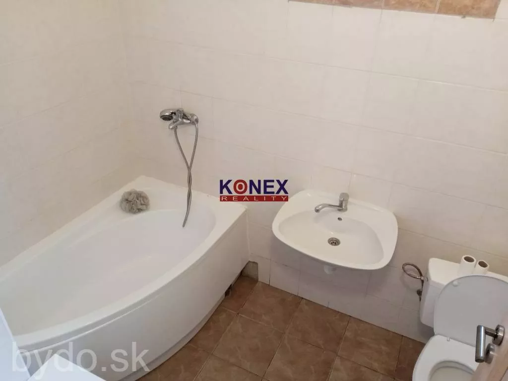 NA PRENÁJOM – Rodinný dom len 9 km od Michaloviec, 147020_8