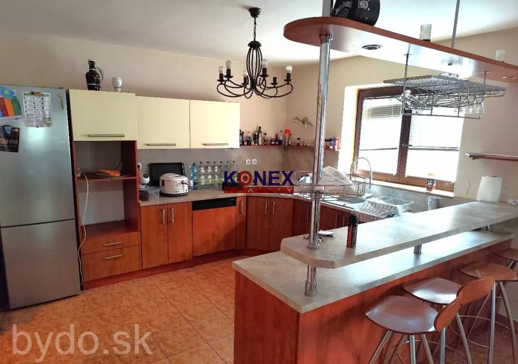 NA PREDAJ Poschodový rodinný dom 11 km od Vranova n/T., 147259_1